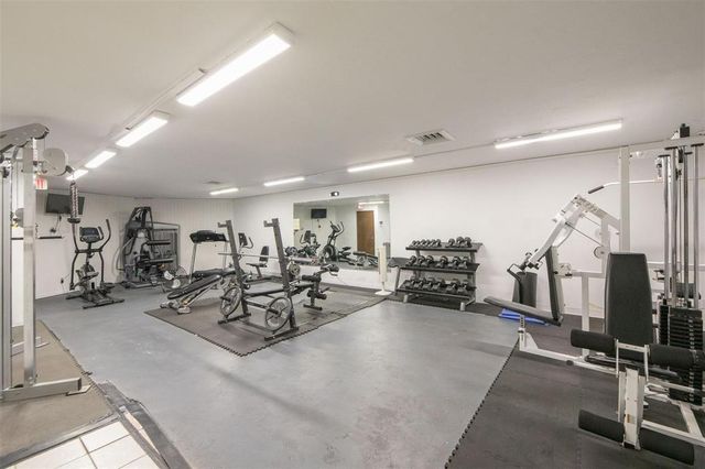 113 ROYAL PARK Drive 1H, Oakland Park, FL 33309