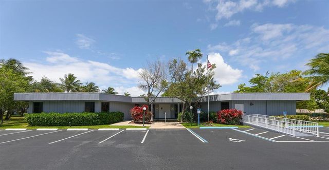 113 ROYAL PARK Drive 1H, Oakland Park, FL 33309