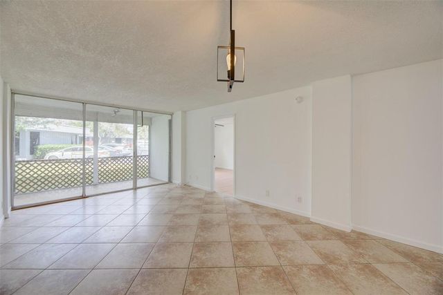 113 ROYAL PARK Drive 1H, Oakland Park, FL 33309
