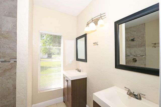 4916 Silver Oak Drive, Fort Pierce, FL 34982