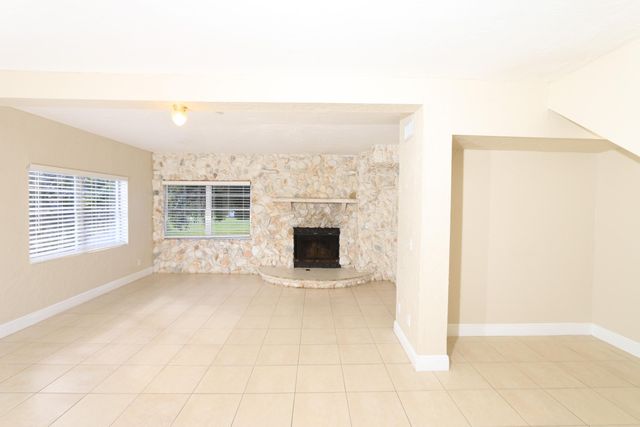 4916 Silver Oak Drive, Fort Pierce, FL 34982