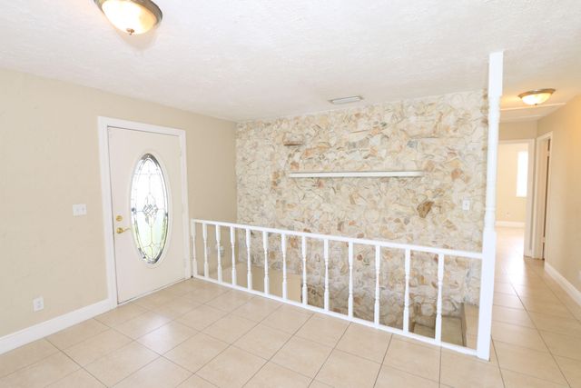 4916 Silver Oak Drive, Fort Pierce, FL 34982