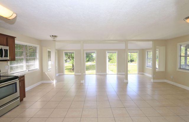 4916 Silver Oak Drive, Fort Pierce, FL 34982