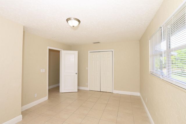 4916 Silver Oak Drive, Fort Pierce, FL 34982