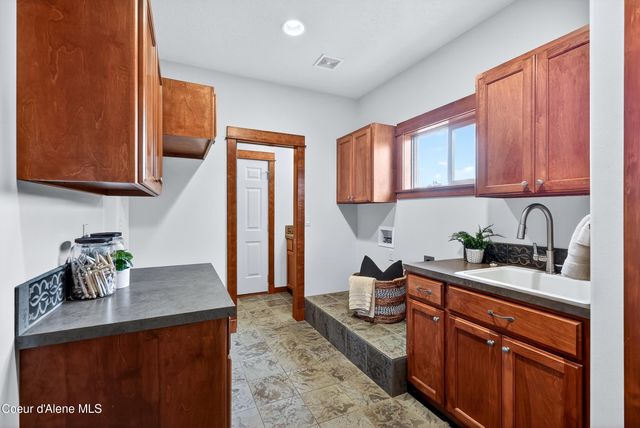 1709 S Steen Rd, Veradale, WA 99037