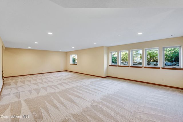 1709 S Steen Rd, Veradale, WA 99037