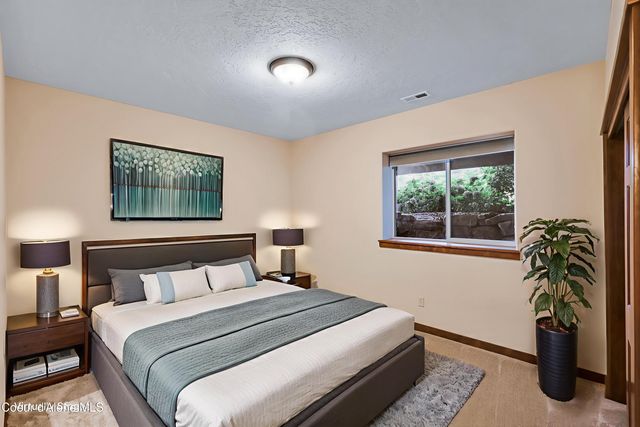 1709 S Steen Rd, Veradale, WA 99037