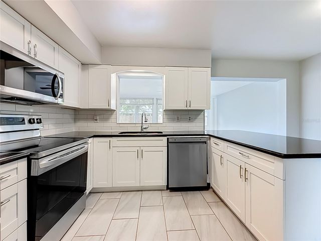 890 7TH AVENUE NE, Largo, FL 33770