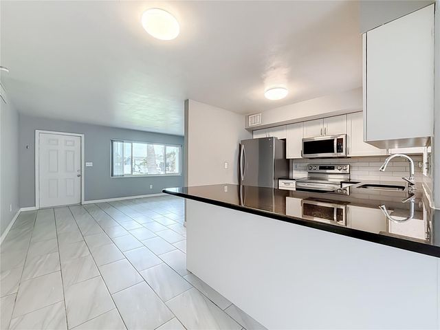 890 7TH AVENUE NE, Largo, FL 33770