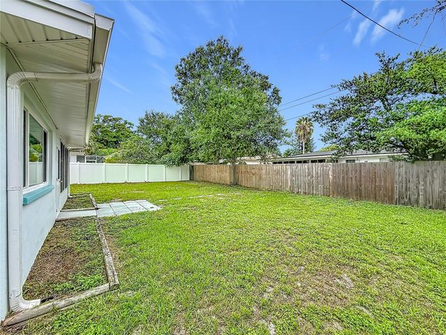 890 7TH AVENUE NE, Largo, FL 33770