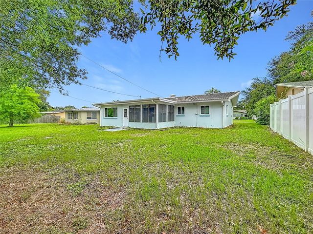 890 7TH AVENUE NE, Largo, FL 33770