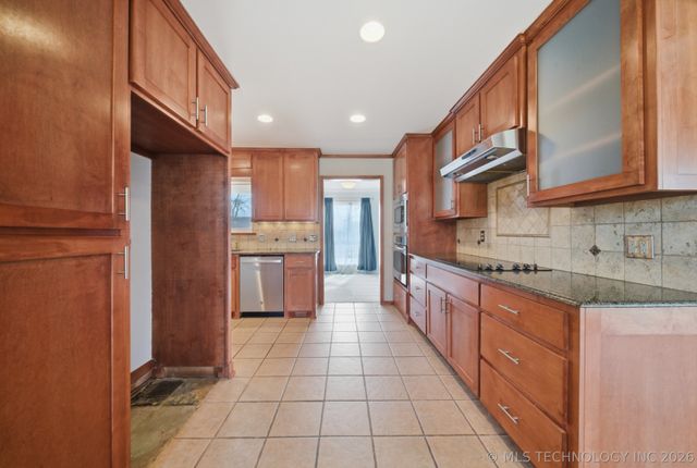 3505 E 70th Place, Tulsa, OK 74136