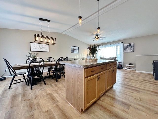 21 Roberts St, Burlington, ND 58722