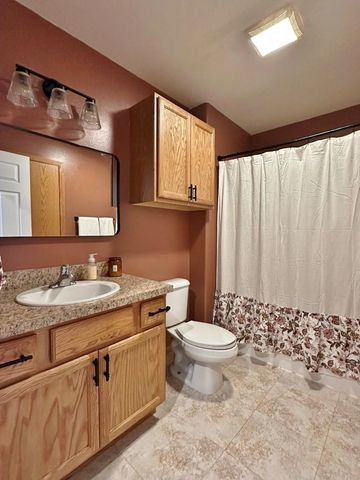 21 Roberts St, Burlington, ND 58722