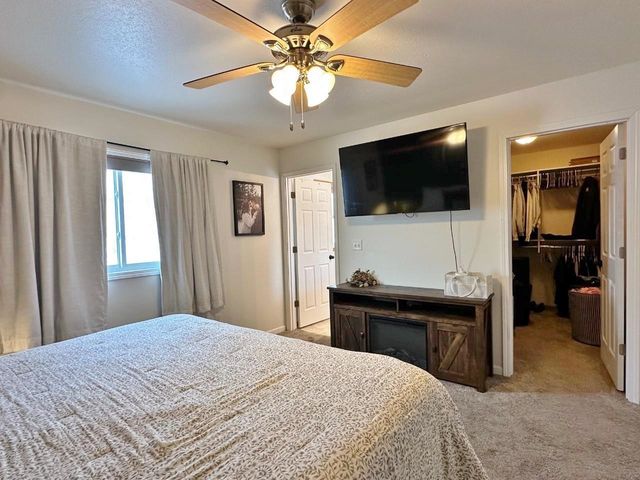 21 Roberts St, Burlington, ND 58722