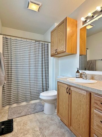 21 Roberts St, Burlington, ND 58722