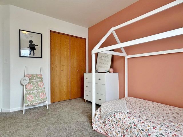 21 Roberts St, Burlington, ND 58722