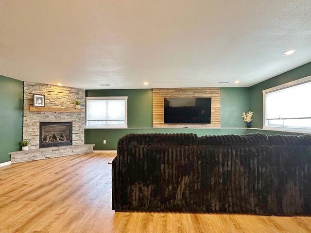 21 Roberts St, Burlington, ND 58722