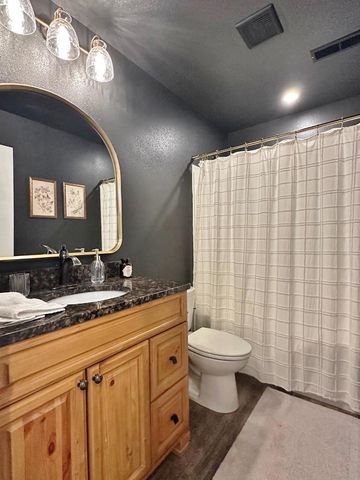 21 Roberts St, Burlington, ND 58722