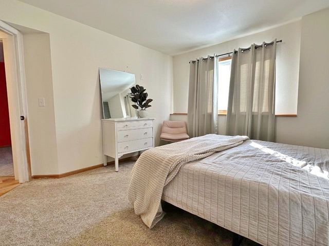 21 Roberts St, Burlington, ND 58722