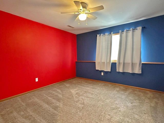 21 Roberts St, Burlington, ND 58722