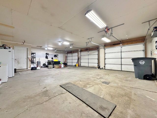 21 Roberts St, Burlington, ND 58722