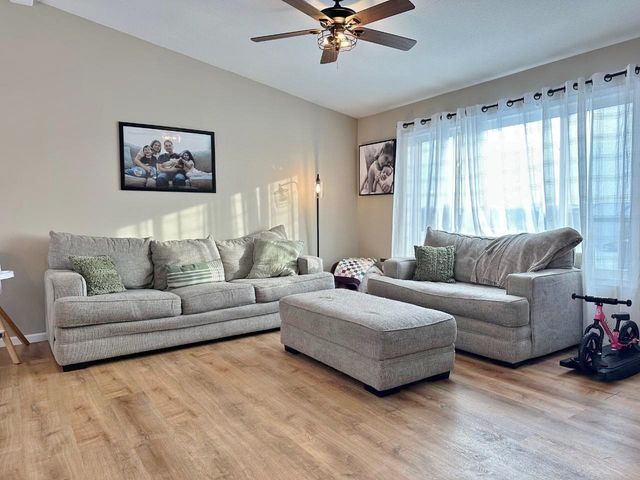 21 Roberts St, Burlington, ND 58722