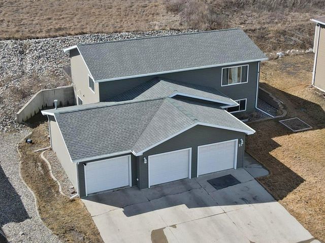 21 Roberts St, Burlington, ND 58722