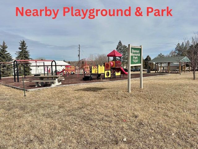 21 Roberts St, Burlington, ND 58722