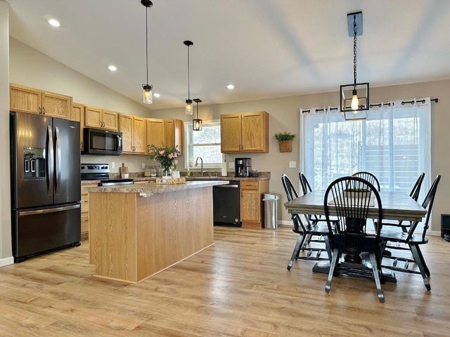 21 Roberts St, Burlington, ND 58722