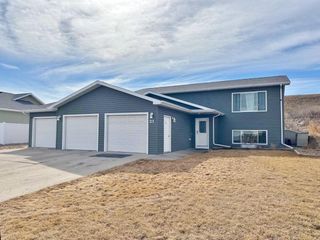 21 Roberts St, Burlington, ND 58722