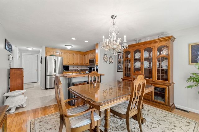 7 Nature View Dr 7, Uxbridge, MA 01569