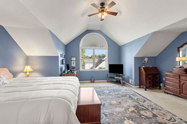7 Nature View Dr 7, Uxbridge, MA 01569