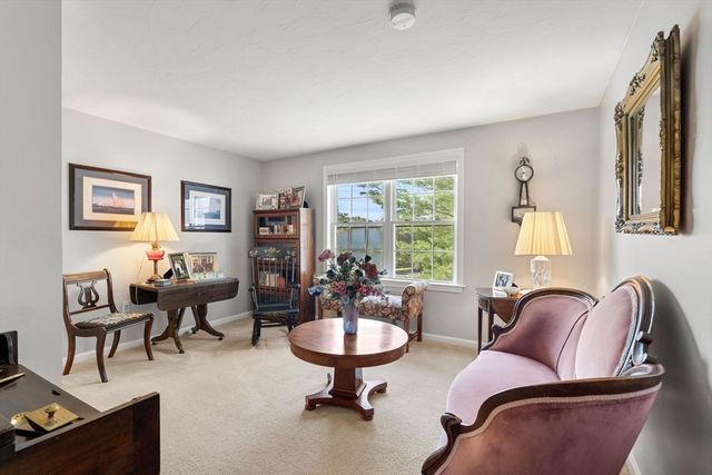 7 Nature View Dr 7, Uxbridge, MA 01569