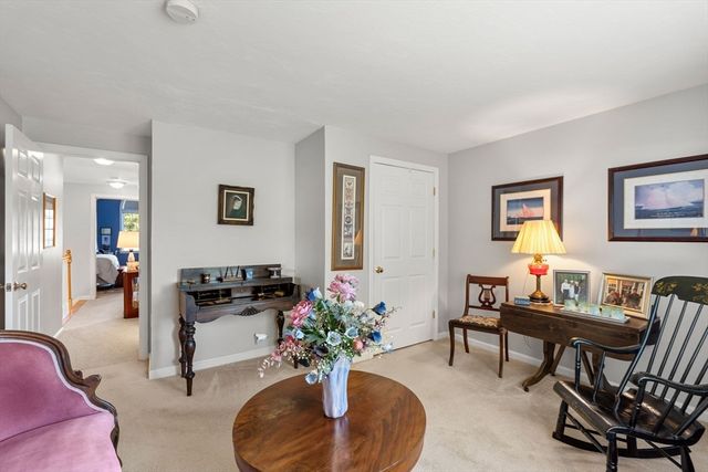 7 Nature View Dr 7, Uxbridge, MA 01569