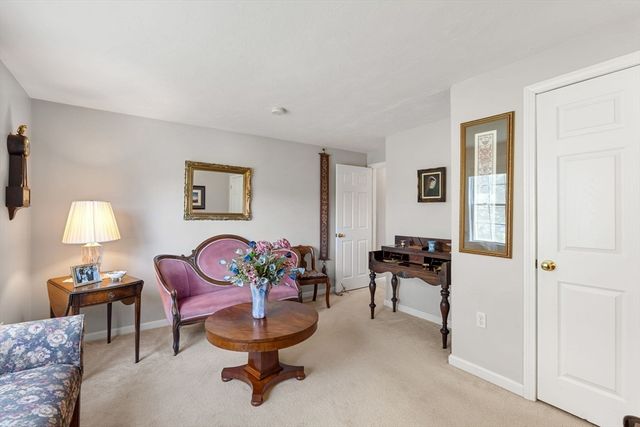 7 Nature View Dr 7, Uxbridge, MA 01569
