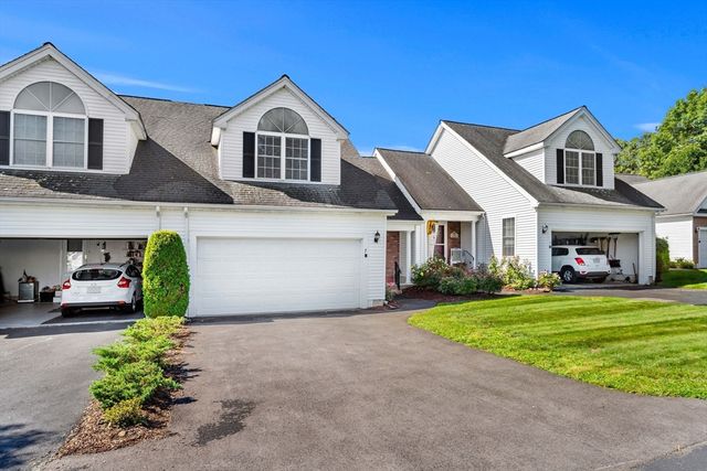 7 Nature View Dr 7, Uxbridge, MA 01569