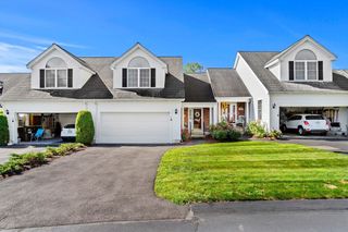 7 Nature View Dr 7, Uxbridge, MA 01569