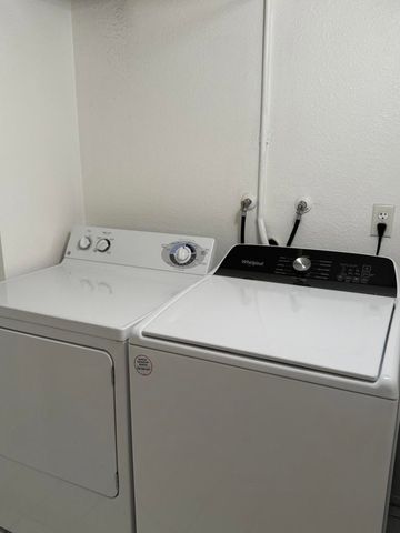 280 S Avenida Caballeros 209, Palm Springs, CA 92262