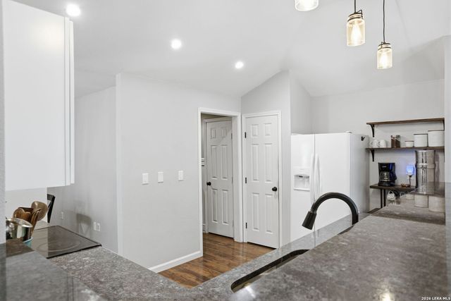 6342 FOREST VLG, San Antonio, TX 78250