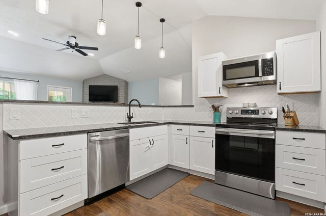 6342 FOREST VLG, San Antonio, TX 78250