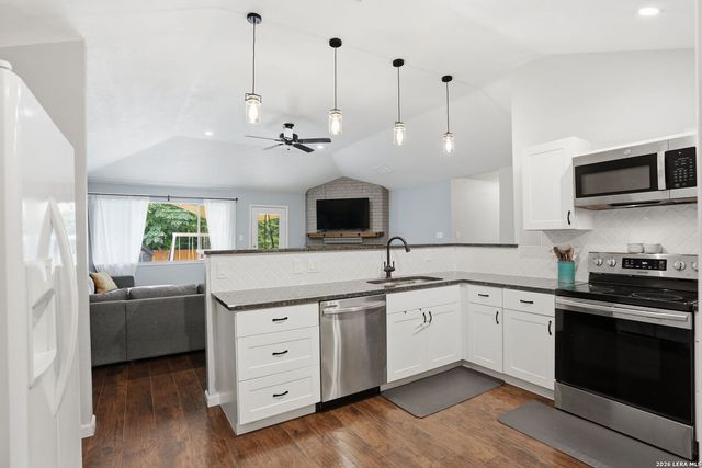 6342 FOREST VLG, San Antonio, TX 78250