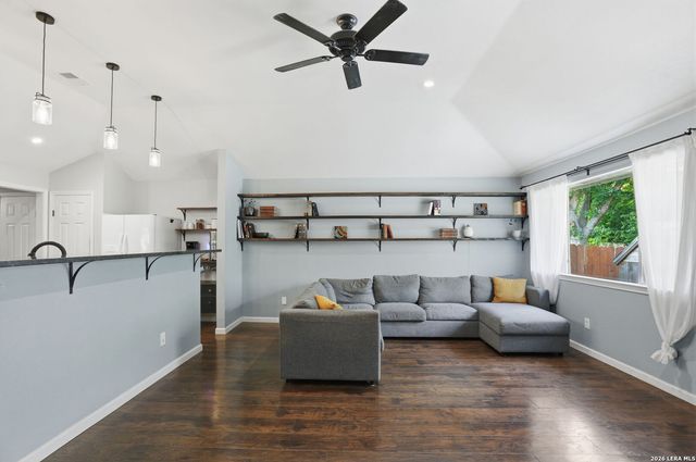 6342 FOREST VLG, San Antonio, TX 78250