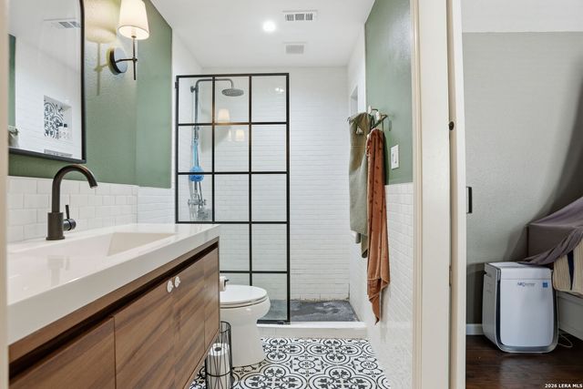 6342 FOREST VLG, San Antonio, TX 78250