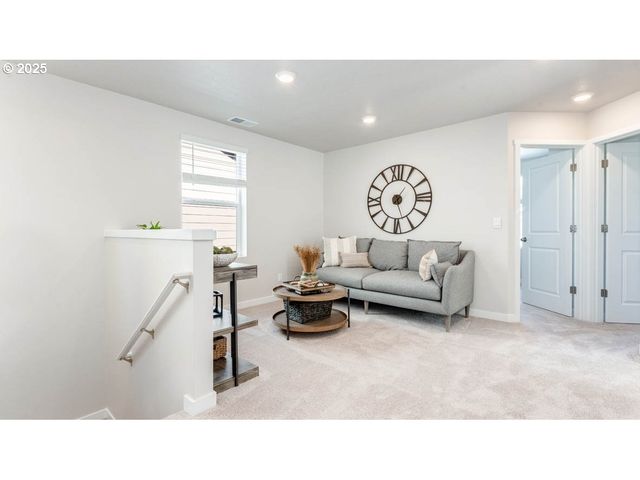 16727 Se Wintergreen St, Happy Valley, OR 97086
