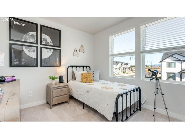 16727 Se Wintergreen St, Happy Valley, OR 97086