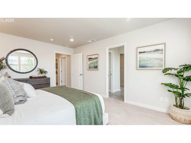 16727 Se Wintergreen St, Happy Valley, OR 97086