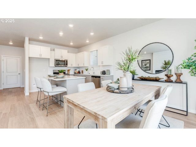 16727 Se Wintergreen St, Happy Valley, OR 97086