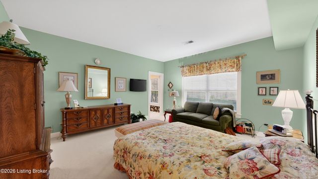 5943 Ashwood Bluff Dr, Louisville, KY 40207