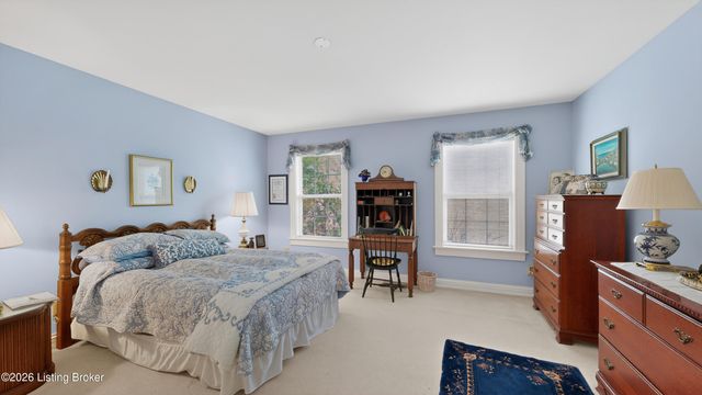 5943 Ashwood Bluff Dr, Louisville, KY 40207